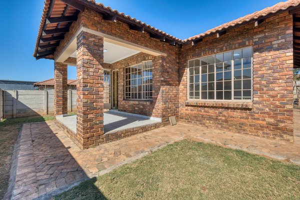 Lambrequins sur mesure : élégance et protection uv maximales